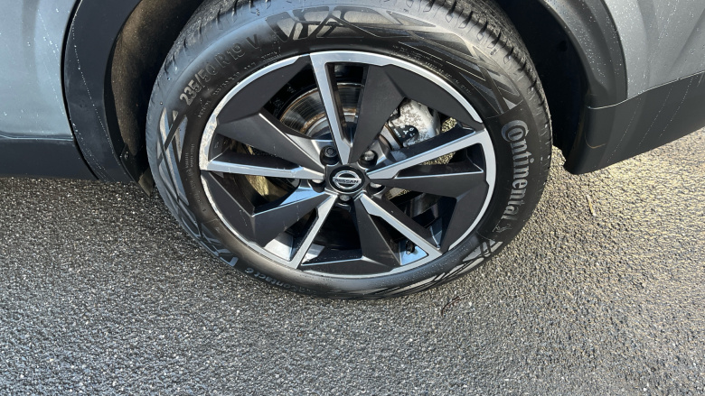 Nissan Qashqai 1.3 DiG-T MH 158 Tekna 5dr 4WD Xtronic Petrol Hatchback